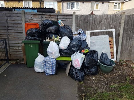 Efficient furniture removal process in Harlesden